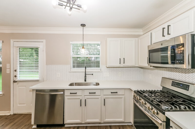 2,140/Mo, 12807 Colony Heath Ln Houston, TX 77085 Kitchen View 2