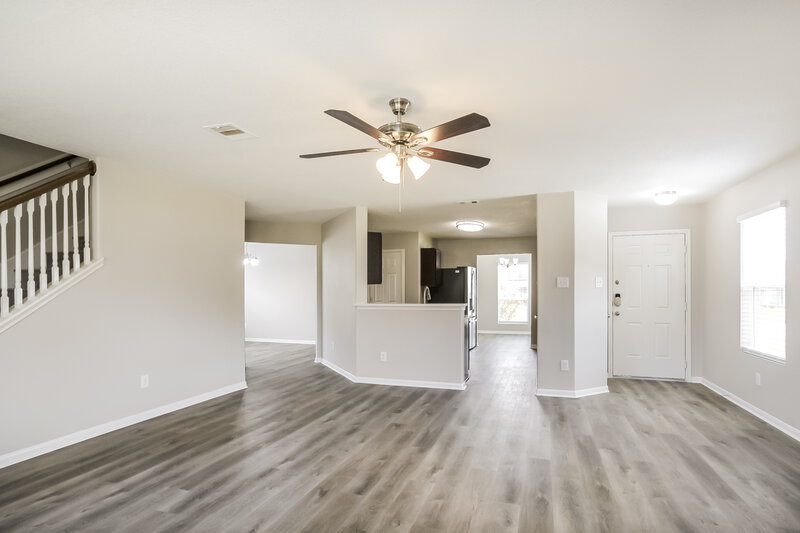 2,315/Mo, 9869 Lace Flower Way Conroe, TX 77385 Living Room View 2