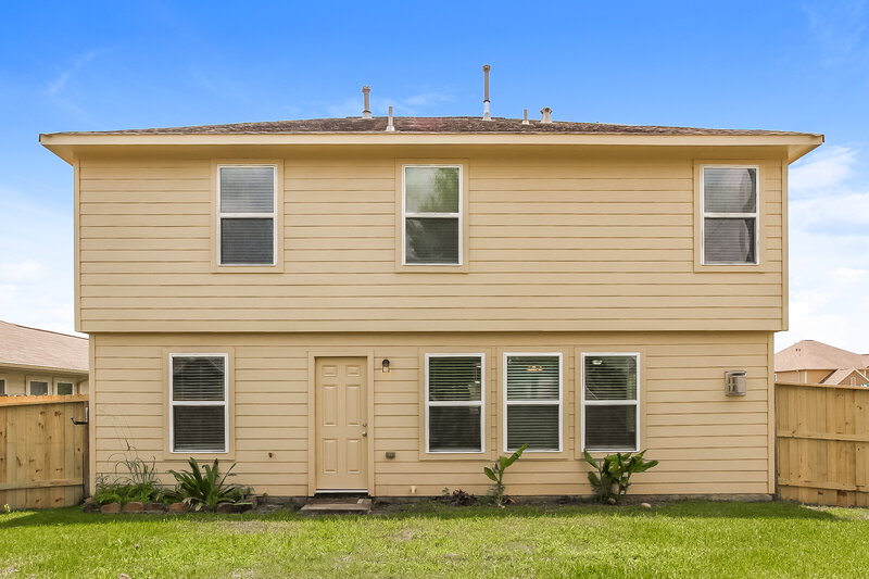 2,315/Mo, 9869 Lace Flower Way Conroe, TX 77385 Rear View