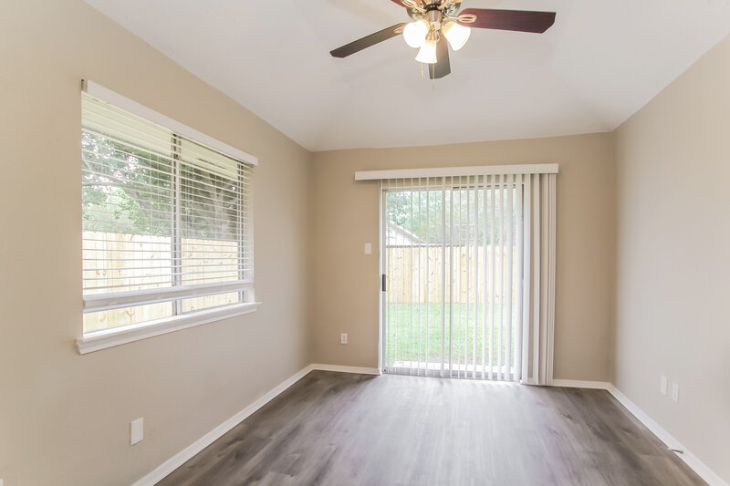 2,150/Mo, 20019 River Brook Dr Humble, TX 77346 Living Room View