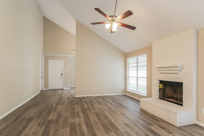 2,150/Mo, 20019 River Brook Dr Humble, TX 77346 Living Room View 4