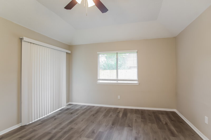 2,150/Mo, 20019 River Brook Dr Humble, TX 77346 Main Bedroom View