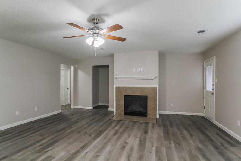 2,055/Mo, 4843 Fair Oak Dale Ln Humble, TX 77346 Living Room View 2