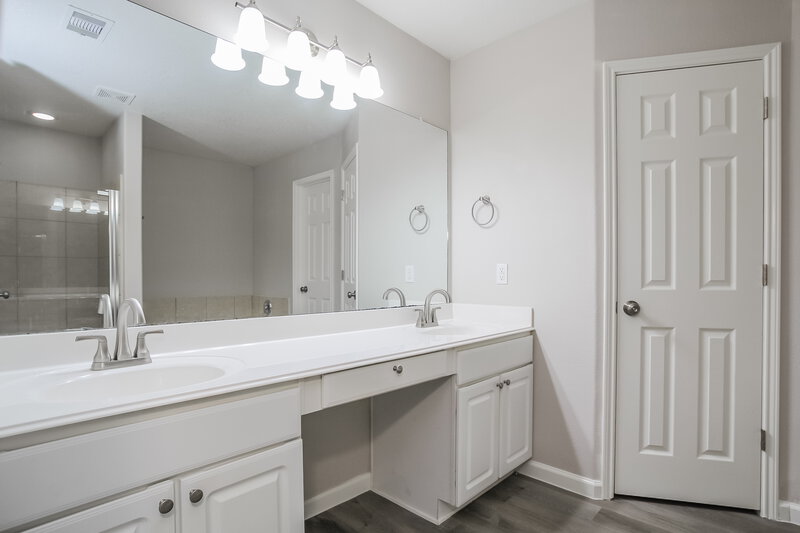 2,055/Mo, 4843 Fair Oak Dale Ln Humble, TX 77346 Main Bathroom View