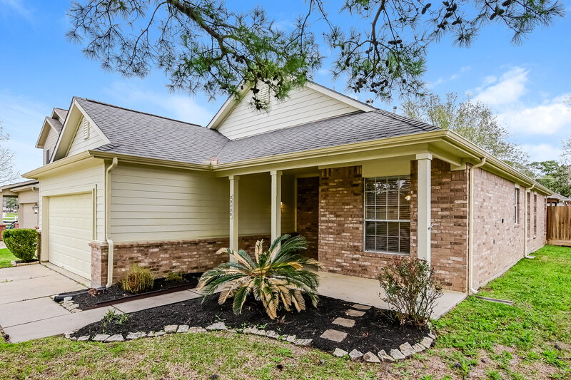 2,095/Mo, 22030 Holly Branch Dr Tomball, TX 77375 Front View