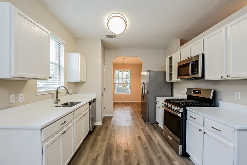 2,095/Mo, 22030 Holly Branch Dr Tomball, TX 77375 Kitchen View