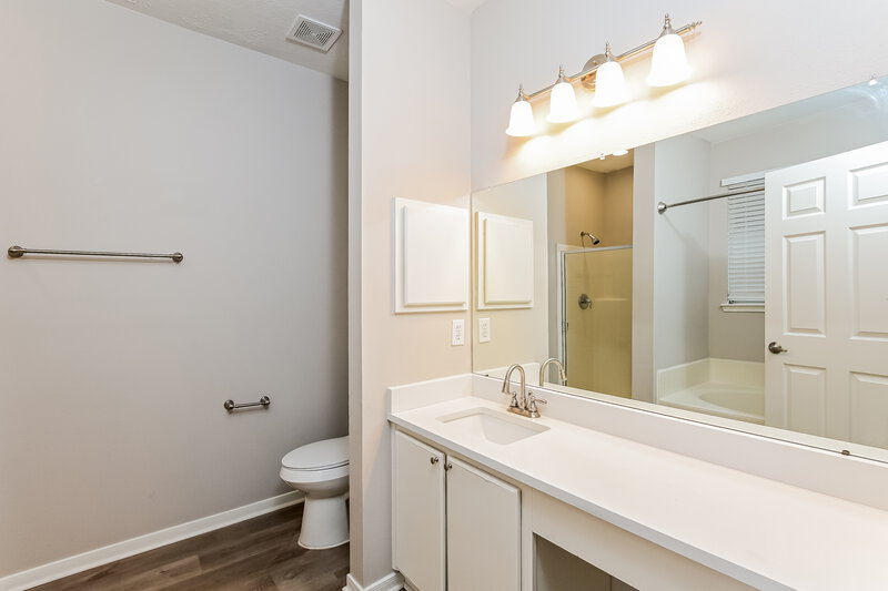 2,095/Mo, 22030 Holly Branch Dr Tomball, TX 77375 Main Bathroom View
