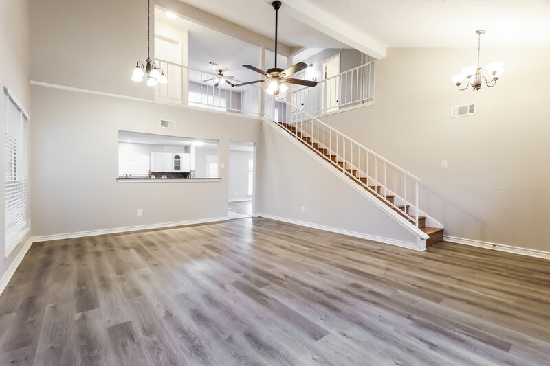 2,010/Mo, 18903 Pine Trace Ct Humble, TX 77346 Living Room View 2