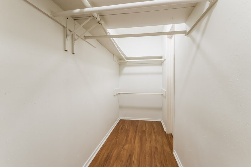 2,010/Mo, 18903 Pine Trace Ct Humble, TX 77346 Walk In Closet View