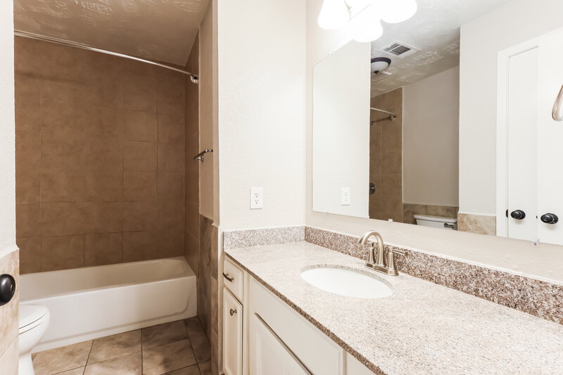 2,010/Mo, 18903 Pine Trace Ct Humble, TX 77346 Bathroom View