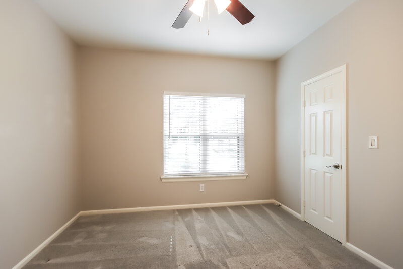 2,015/Mo, 613 Sycamore Dr Conroe, TX 77302 Bedroom View 2