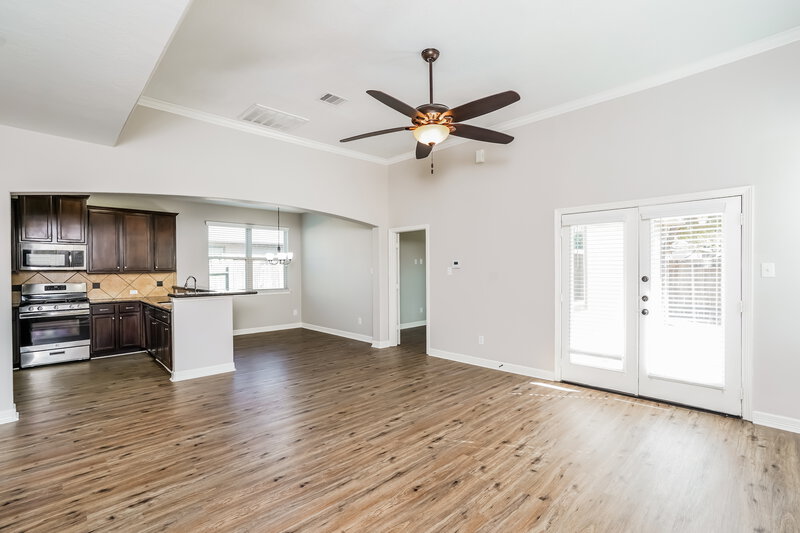 2,450/Mo, 2041 Lost Pine Ct Conroe, TX 77304 Living Room View 2