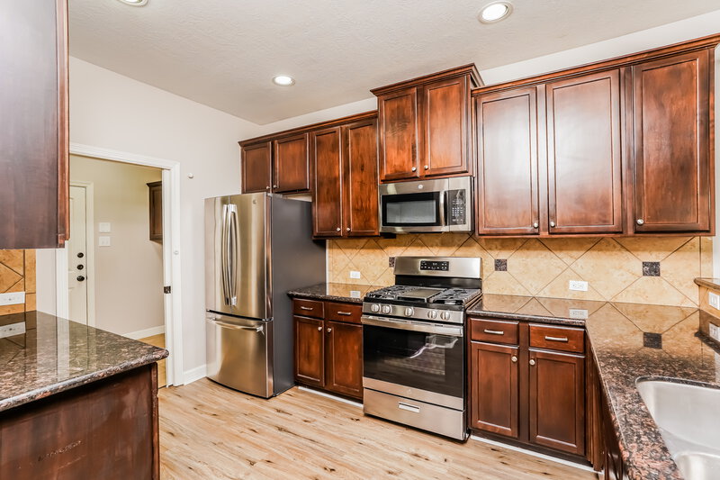 2,450/Mo, 2041 Lost Pine Ct Conroe, TX 77304 Kitchen View