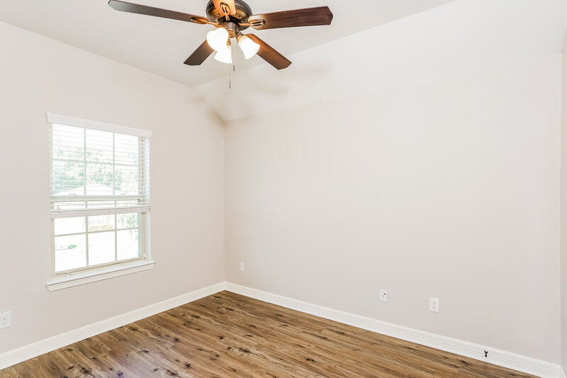 2,450/Mo, 2041 Lost Pine Ct Conroe, TX 77304 Bedroom View 3