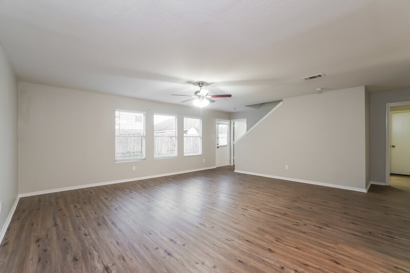 2,170/Mo, 1915 Hall Ridge Trace Ln Houston, TX 77067 Living Room View 2