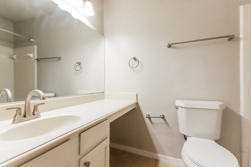 1,865/Mo, 9106 Towerstone Ct Spring, TX 77379 Bathroom View