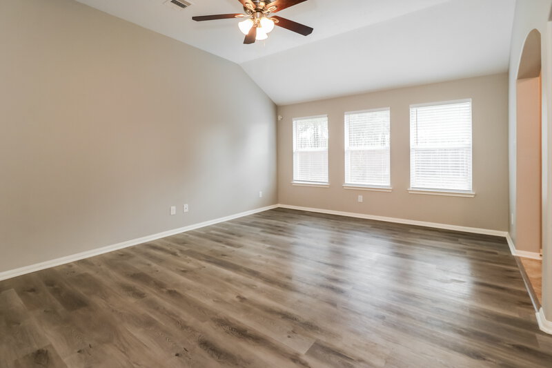 2,580/Mo, 834 Lightningbug Ln Conroe, TX 77301 Living Room View
