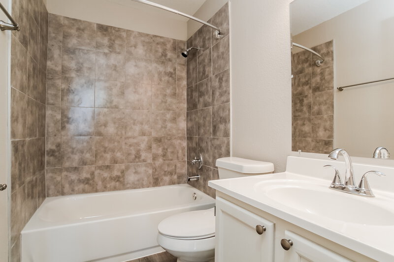 1,945/Mo, 5010 Maurita Dr Spring, TX 77373 Bathroom View