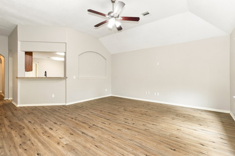 1,760/Mo, 808 Dragonfly Dr Conroe, TX 77301 Living Room View 2