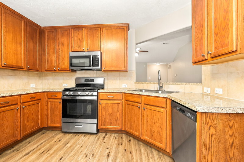 1,760/Mo, 808 Dragonfly Dr Conroe, TX 77301 Kitchen View
