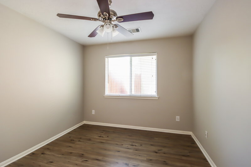 2,095/Mo, 808 Dragonfly Dr Conroe, TX 77301 Bedroom View 2