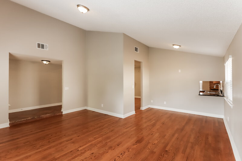 1,695/Mo, 5111 Gladeside Dr Katy, TX 77449 Living Room View 2