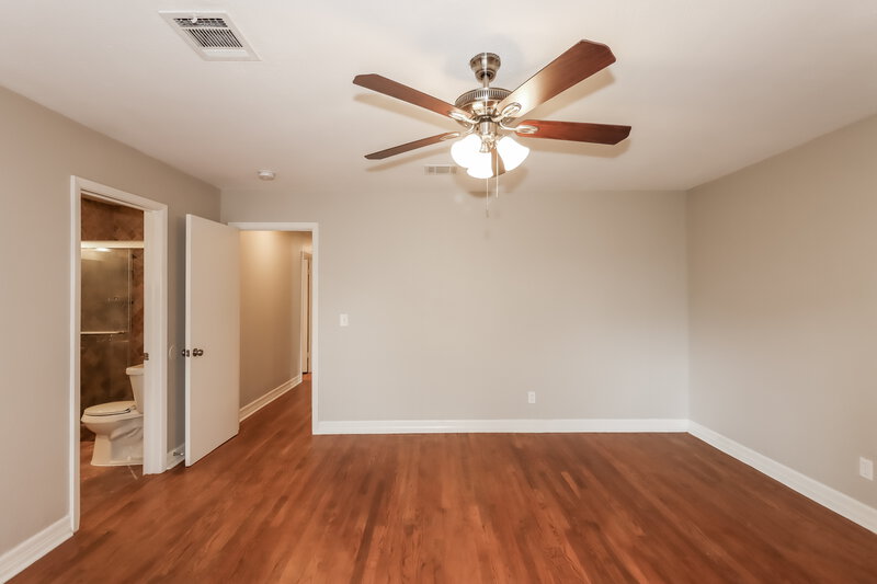 1,695/Mo, 5111 Gladeside Dr Katy, TX 77449 Main Bedroom View 2