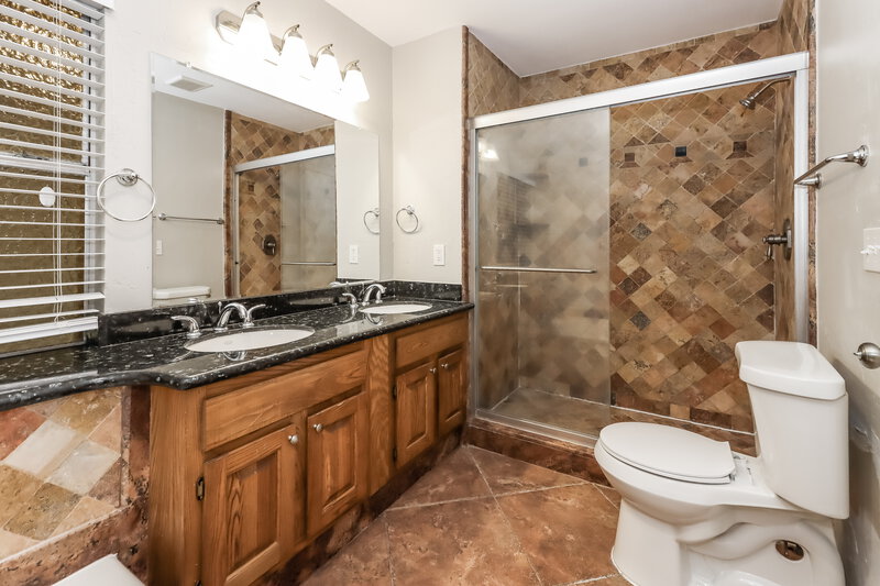 1,695/Mo, 5111 Gladeside Dr Katy, TX 77449 Main Bathroom View 2