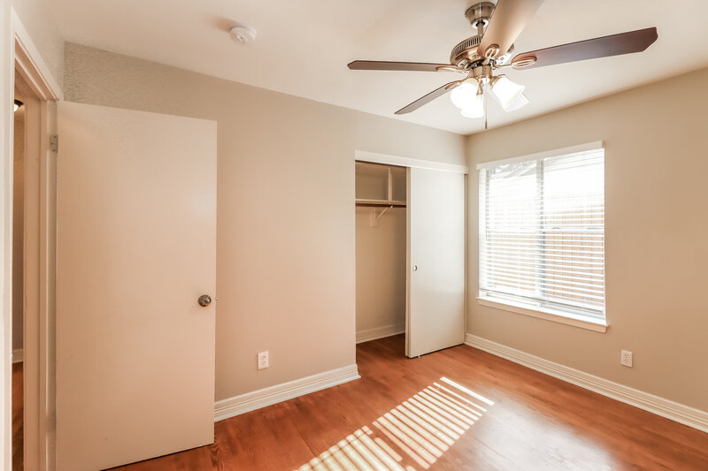 1,695/Mo, 5111 Gladeside Dr Katy, TX 77449 Bedroom View 2