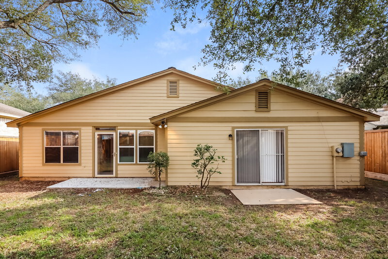 1,695/Mo, 5111 Gladeside Dr Katy, TX 77449 Rear View