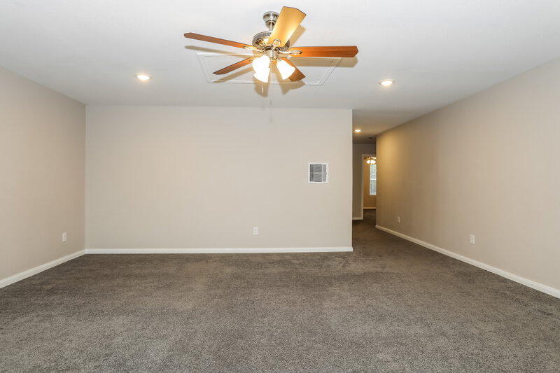 1,985/Mo, 12469 Lake Conroe Hills Dr Willis, TX 77318 Family Room View 3