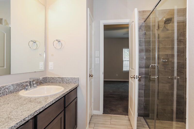 1,985/Mo, 12469 Lake Conroe Hills Dr Willis, TX 77318 Main Bathroom View