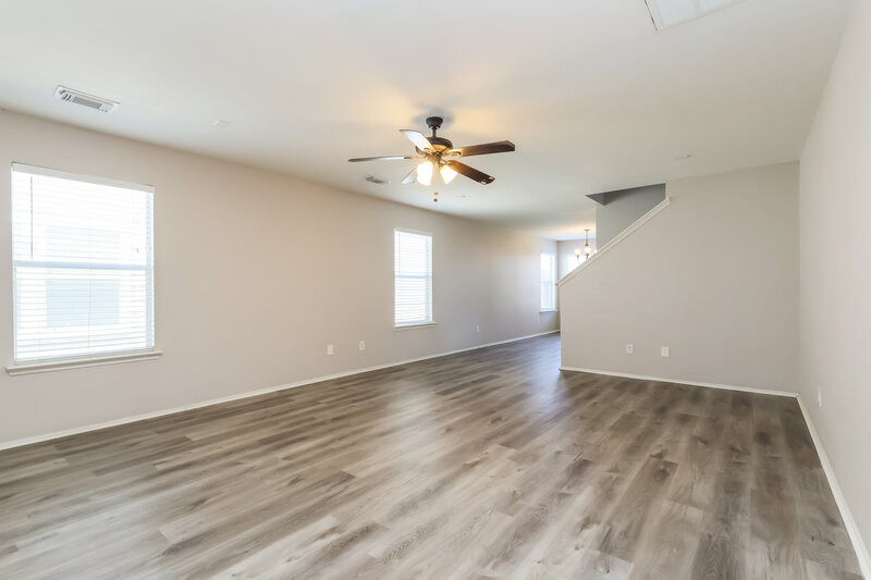 2,255/Mo, 11410 Flying Geese Ln Tomball, TX 77375 Living Room View 2