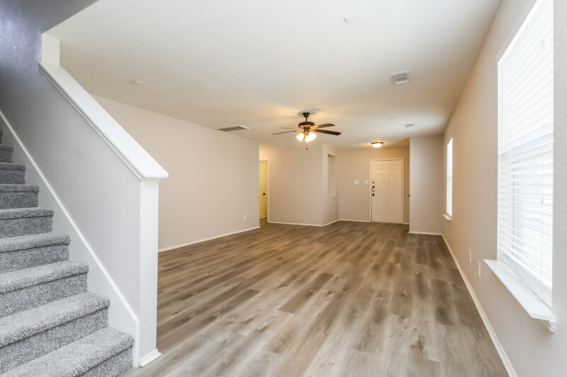 2,255/Mo, 11410 Flying Geese Ln Tomball, TX 77375 Living Room View 3