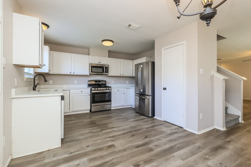 2,255/Mo, 11410 Flying Geese Ln Tomball, TX 77375 Kitchen View