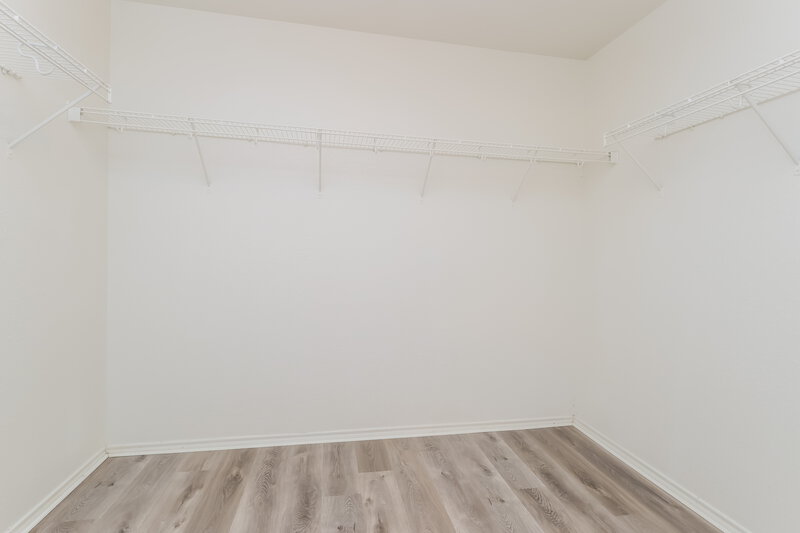 2,255/Mo, 11410 Flying Geese Ln Tomball, TX 77375 Walk In Closet View