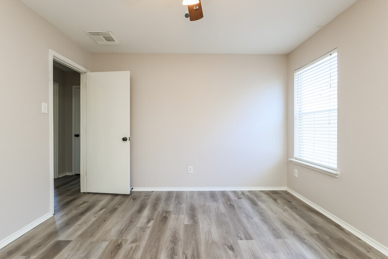 2,255/Mo, 11410 Flying Geese Ln Tomball, TX 77375 Bedroom View