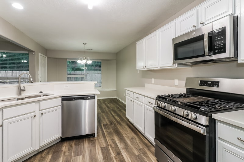 2,315/Mo, 3352 Jessica Ct Katy, TX 77493 Kitchen View 2