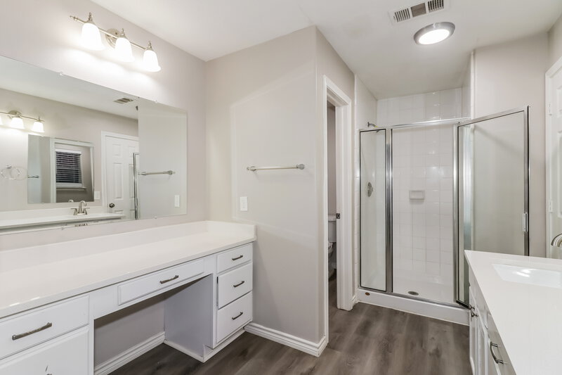 2,315/Mo, 3352 Jessica Ct Katy, TX 77493 Main Bathroom View 2