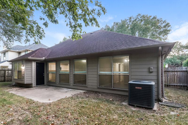 2,315/Mo, 3352 Jessica Ct Katy, TX 77493 Rear View