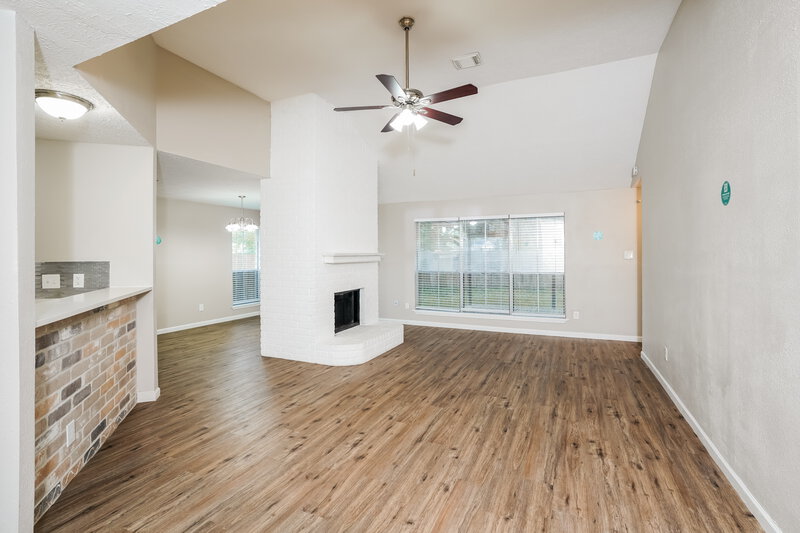 1,940/Mo, 333 Anchor Way League City, TX 77573 Living Room View