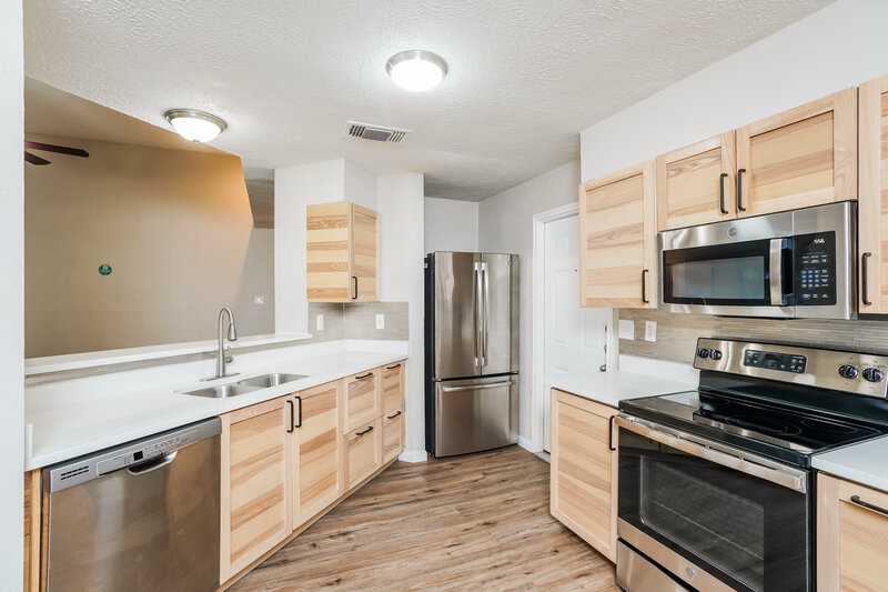 1,940/Mo, 333 Anchor Way League City, TX 77573 Kitchen View 2