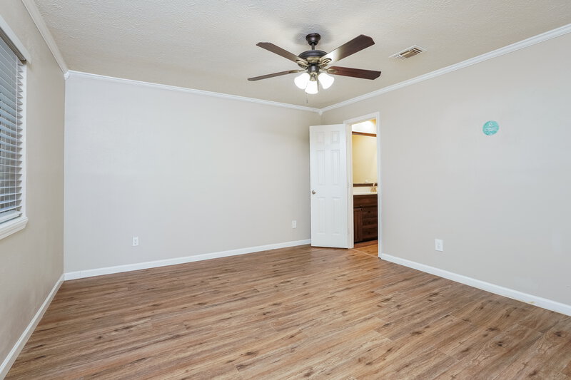 1,940/Mo, 333 Anchor Way League City, TX 77573 Main Bedroom View