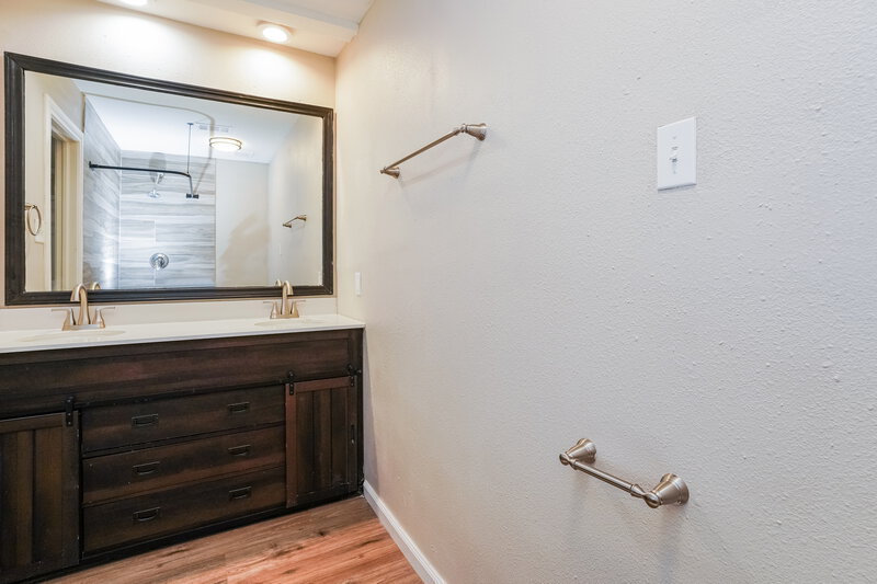 1,940/Mo, 333 Anchor Way League City, TX 77573 Main Bathroom View