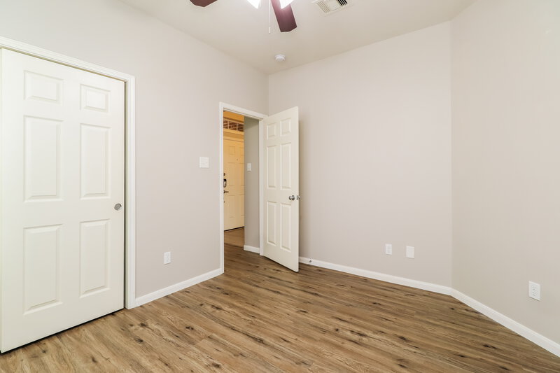 2,455/Mo, 2548 Blue Heron Cir Seabrook, TX 77586 Bedroom View 2