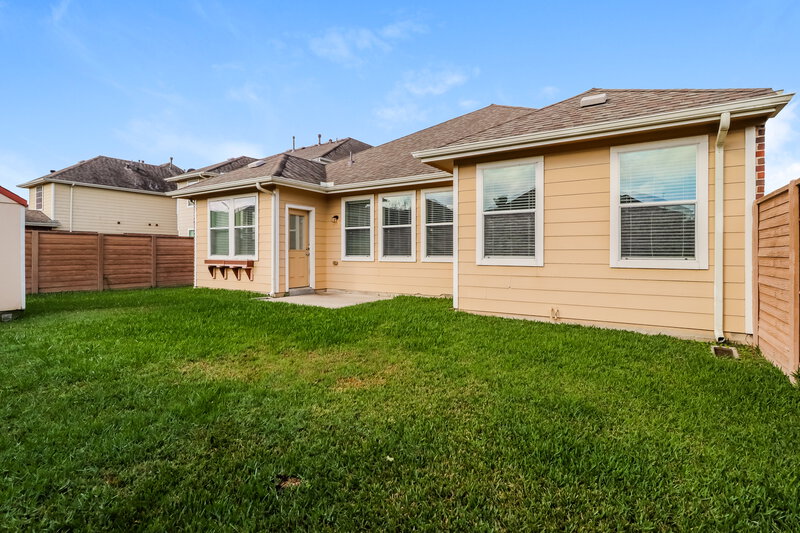 2,455/Mo, 2548 Blue Heron Cir Seabrook, TX 77586 Rear View