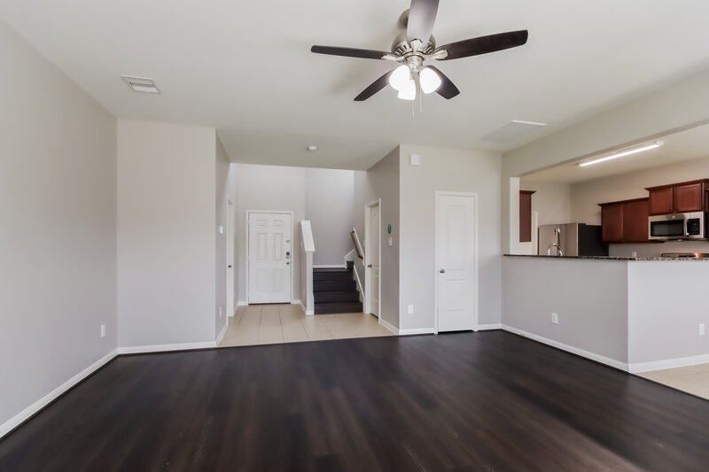 2,410/Mo, 8918 Stagewood Dr Humble, TX 77338 Living Room View 2
