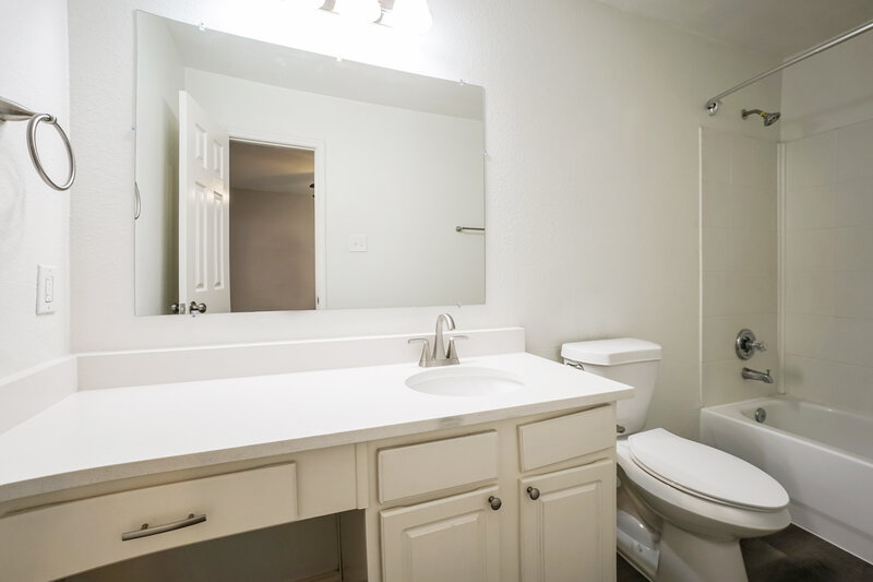 1,915/Mo, 3542 Red Meadows Dr Spring, TX 77386 Main Bathroom View