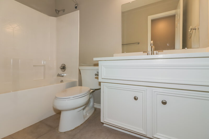 1,810/Mo, 1427 Waterside Village Drive Richmond, TX 77407 Bathroom View