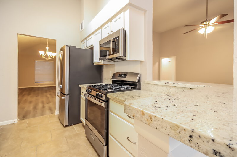 2,720/Mo, 13011 Ferry Hill Ln Houston, TX 77015 Kitchen View 2